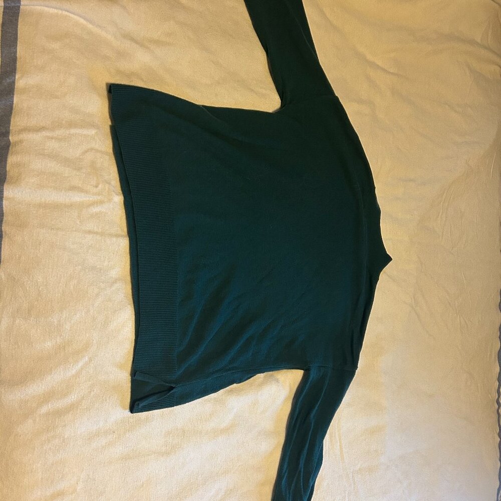 Hunter green mock turtleneck long sleeved sweater